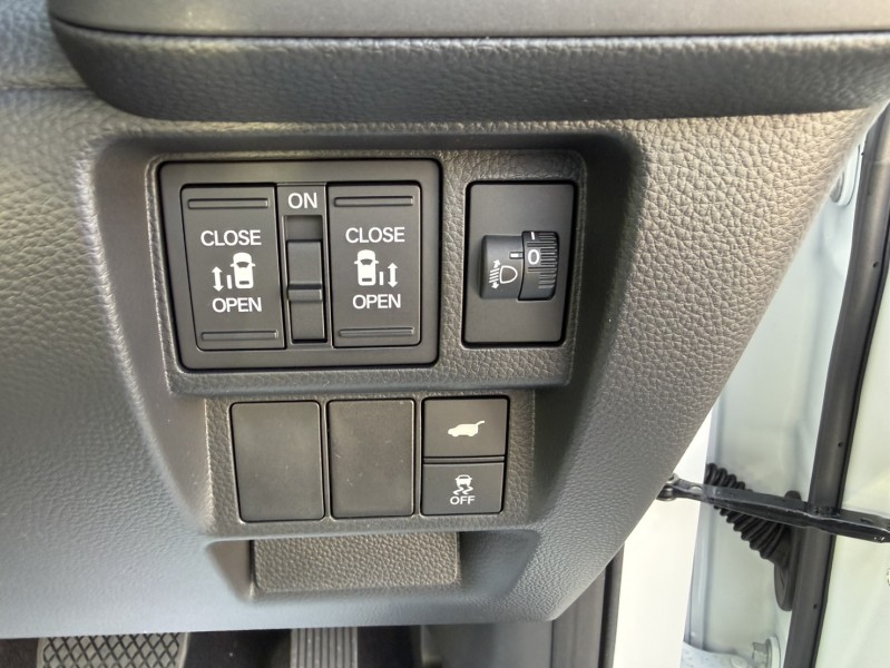 ホンダ ステップワゴンスパーダ 14枚目