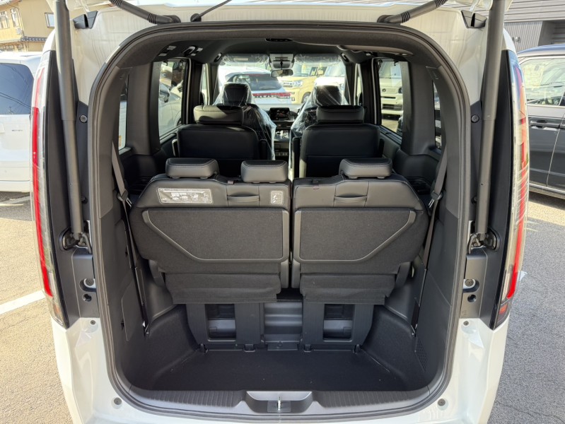 ホンダ ステップワゴンスパーダ 8枚目