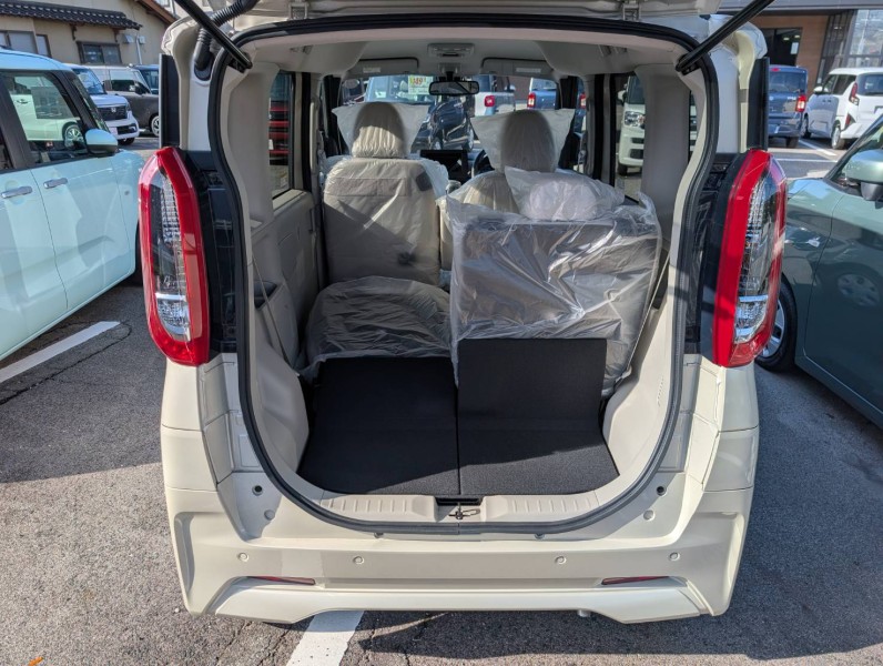 三菱 eKスペース 8枚目