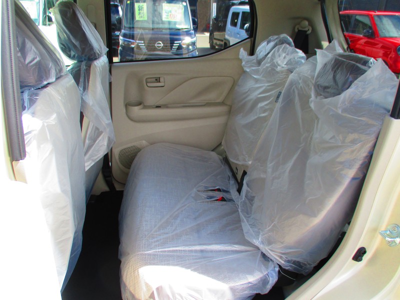 三菱 eKワゴン 11枚目