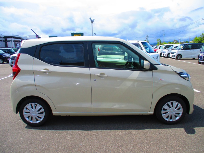 三菱 eKワゴン 3枚目