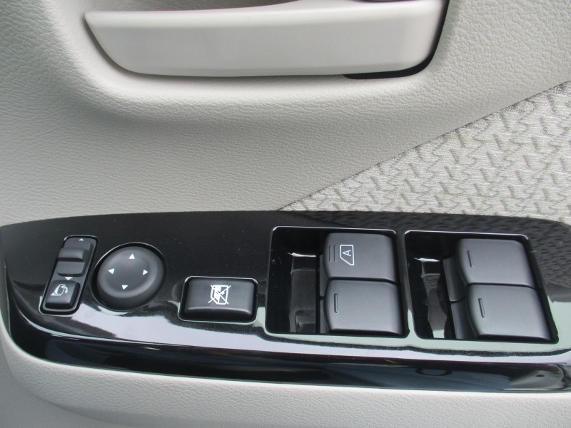 三菱 eKワゴン 13枚目