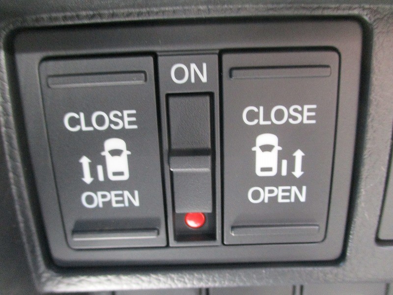 ホンダ ステップワゴンスパーダ 18枚目