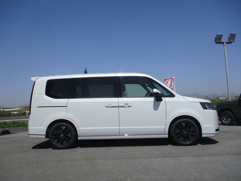 ホンダ ステップワゴンスパーダ 4枚目