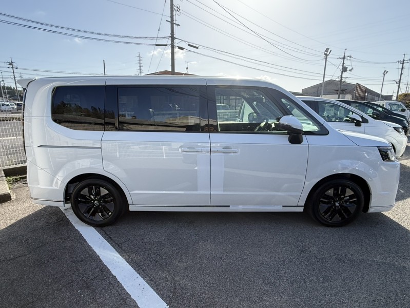 ホンダ ステップワゴンスパーダ 3枚目