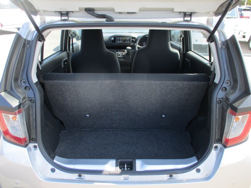 ダイハツ ミライース 9枚目