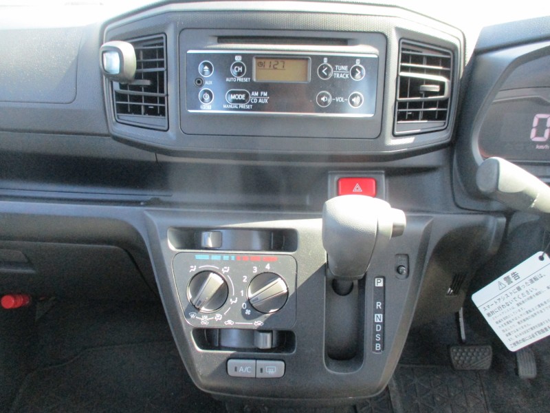 ダイハツ ミライース 12枚目