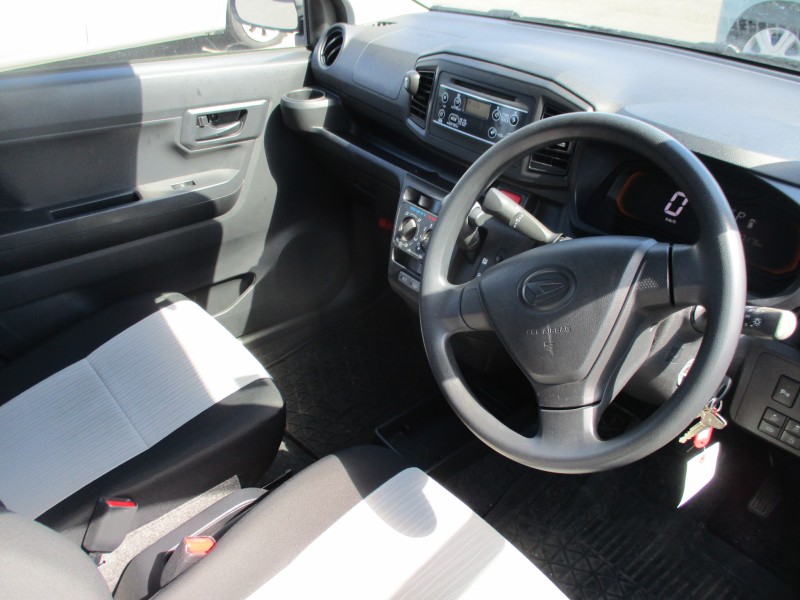 ダイハツ ミライース 14枚目