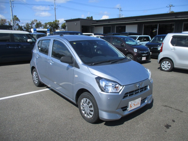 ダイハツ ミライース 2枚目