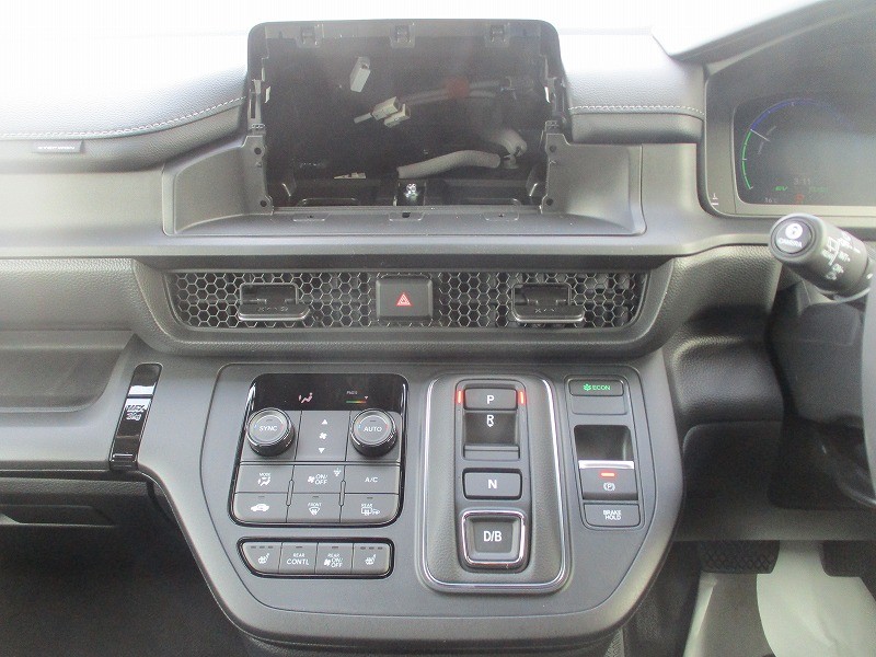 ホンダ ステップワゴンスパーダ 18枚目