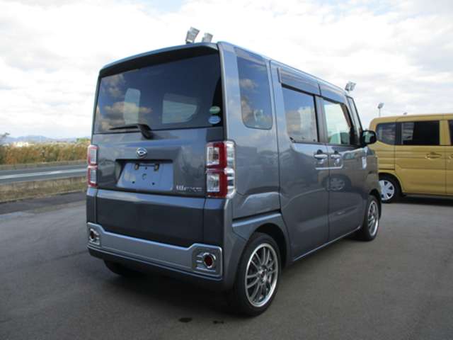 ダイハツ ウェイク 4枚目