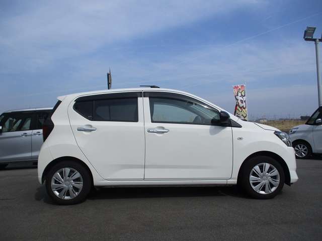 ダイハツ ミライース 3枚目