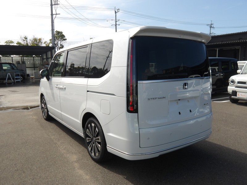 ホンダ ステップワゴンスパーダ 6枚目