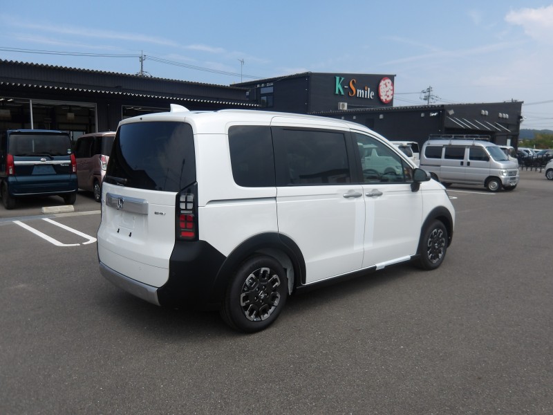ホンダ フリード 4枚目